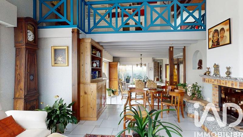 Maison - 205 m² - 7 pièces