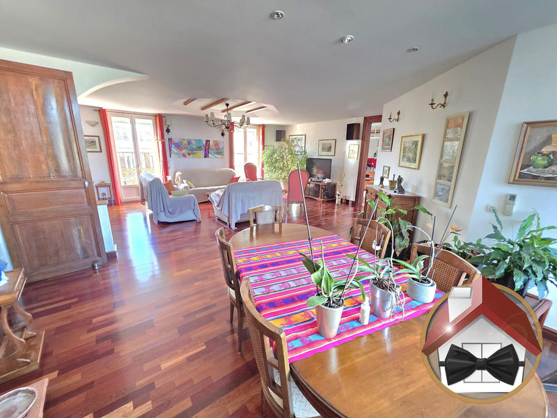 Appartement - 243 m² - 6 pièces
