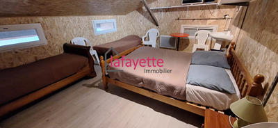 Maison ancienne - 1 000 m² - 11 pièces