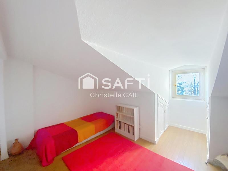 Maison - 229 m² - 7 pièces