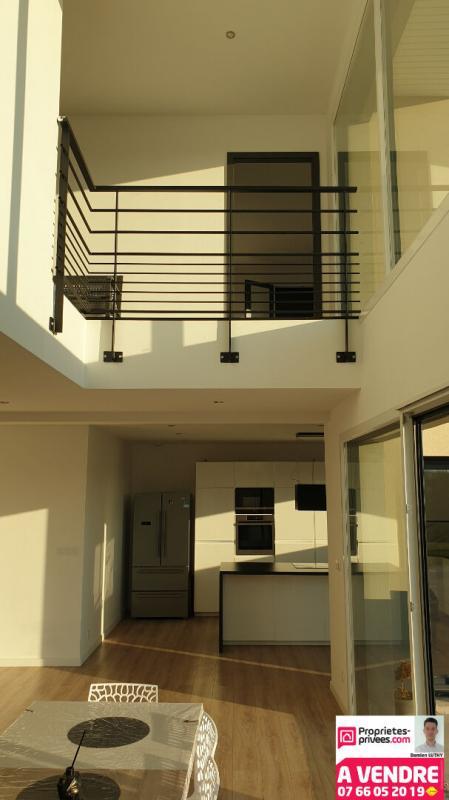 Maison - 213 m² - 8 pièces