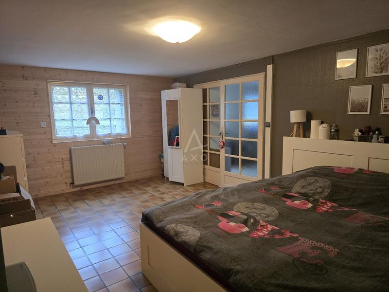 Maison - 234 m² - 8 pièces