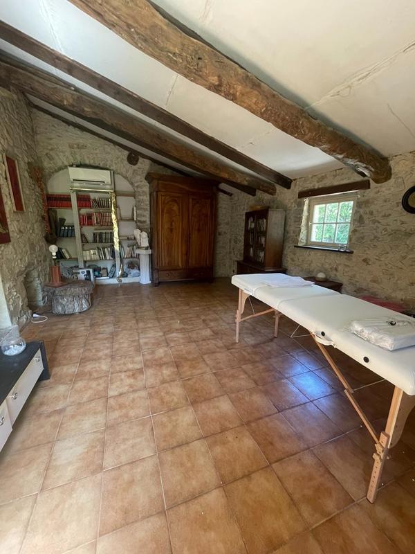 Maison - 246 m² - 8 pièces
