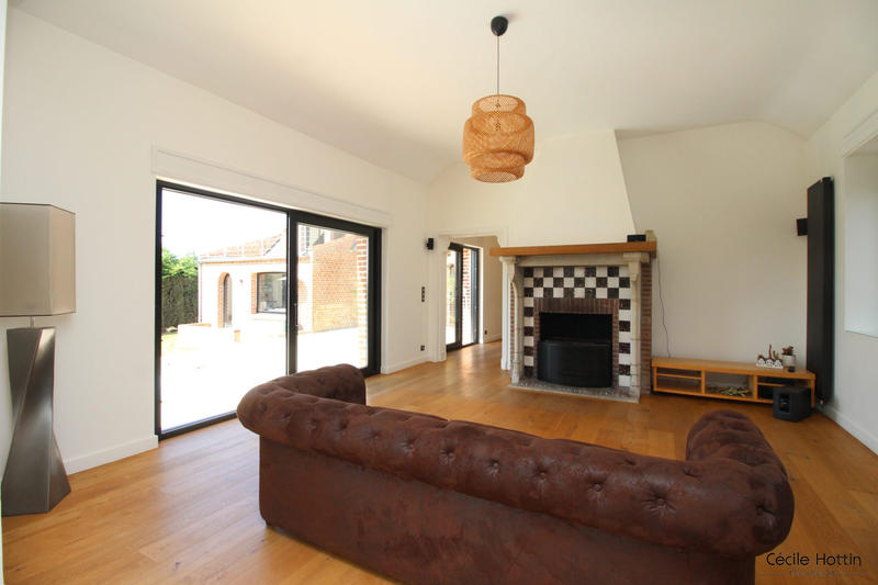 Maison - 240 m² - 8 pièces