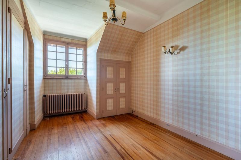 Maison - 246 m² - 8 pièces