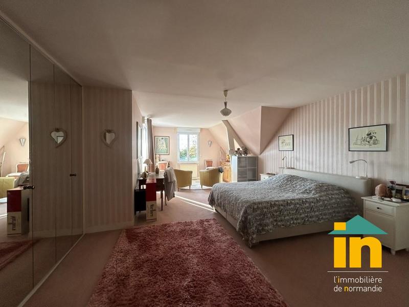 Maison - 284 m² - 8 pièces