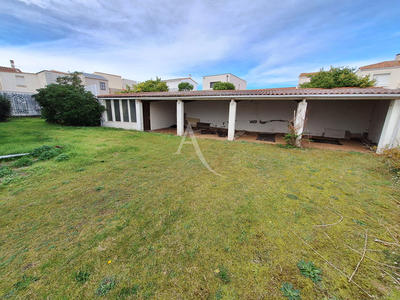 Maison - 249 m² - 12 pièces