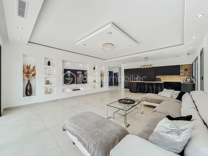 Maison - 170 m² - 5 pièces