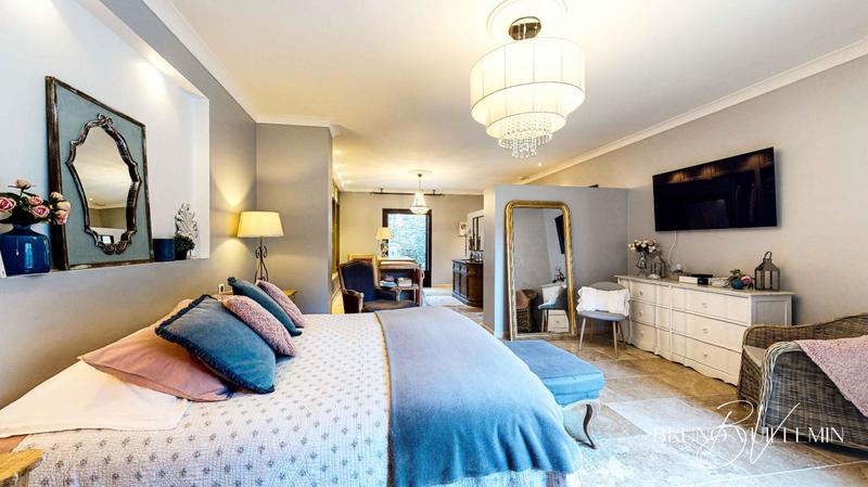 Demeure - 403 m² - 10 pièces