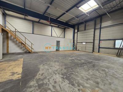 Local d'activité / Entrepôt - 391 m²