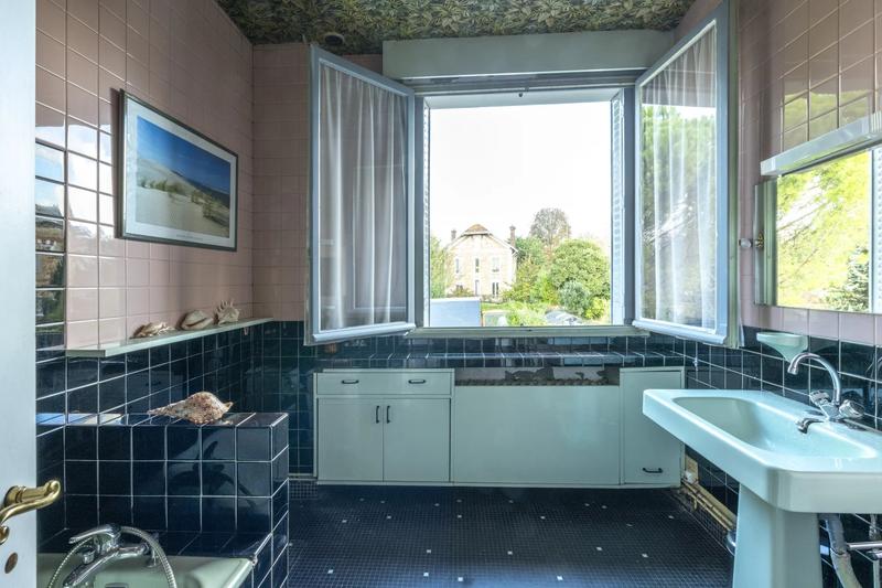 Maison - 249 m² - 9 pièces