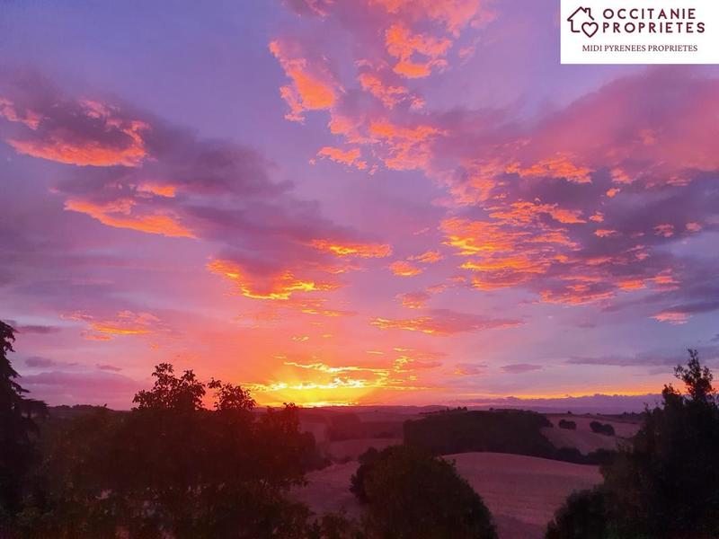 Propriété - 575 m² - 30 pièces