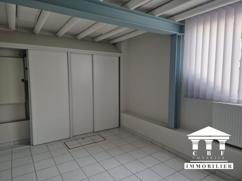 Local d'activités - 556 m² - 7 pièces