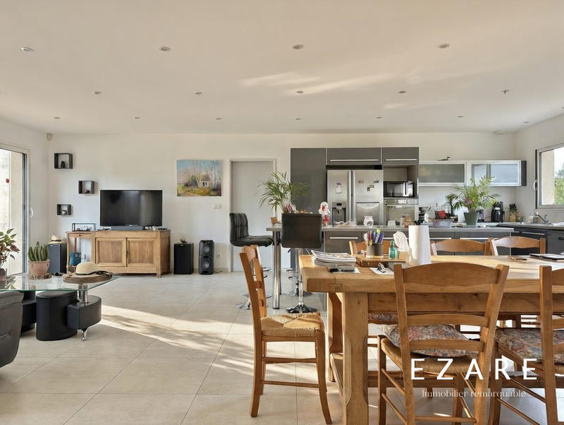 Maison - 174 m² - 6 pièces