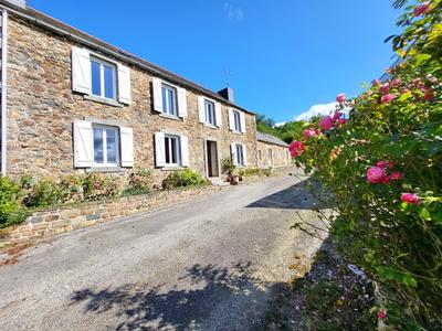 Maison - 163 m² - 9 pièces