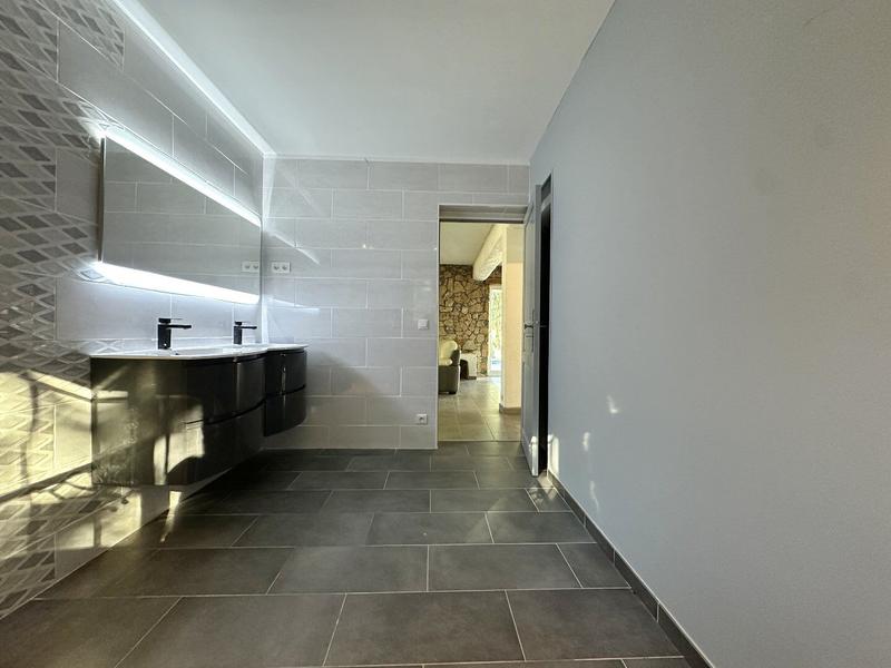 Maison - 195 m² - 7 pièces