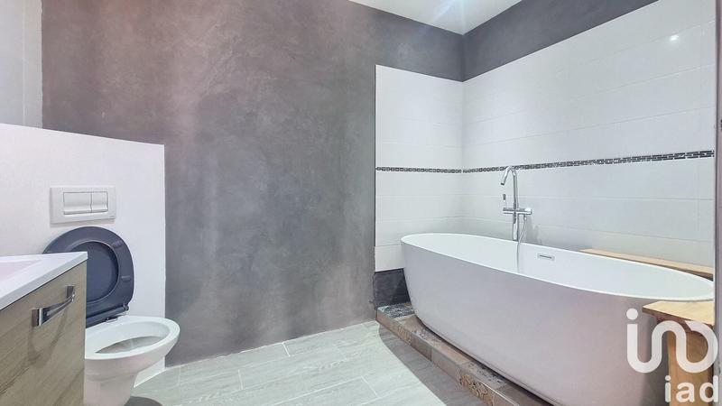 Maison - 300 m² - 9 pièces