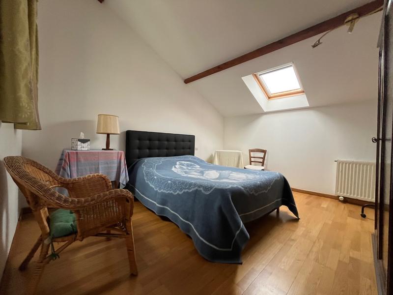 Maison traditionnelle - 233 m² - 9 pièces