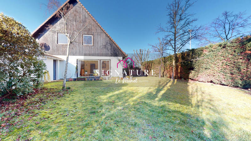 Maison - 212 m² - 9 pièces