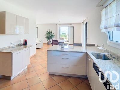 Maison - 205 m² - 6 pièces