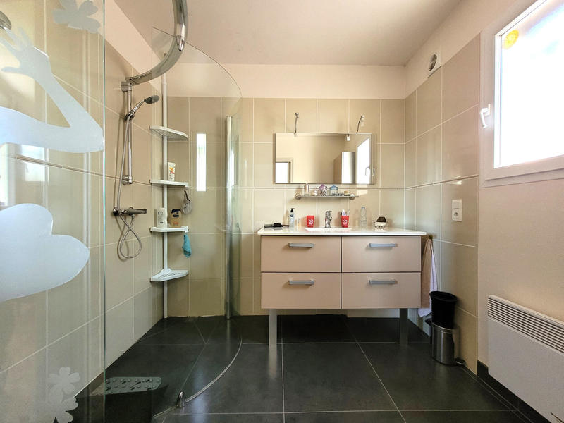 Maison - 215 m² - 9 pièces