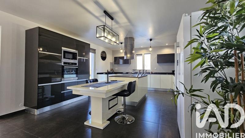 Maison de maîtres - 203 m² - 6 pièces