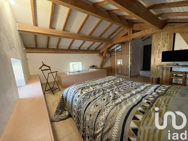 Maison - 241 m² - 7 pièces