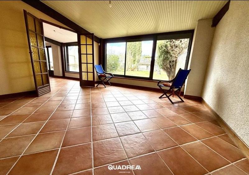 Maison - 238 m² - 6 pièces