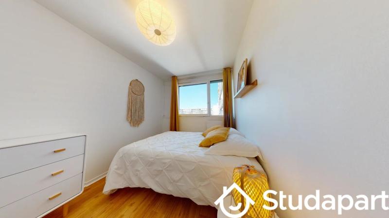 Chambre - 12 m² - 1 pièce