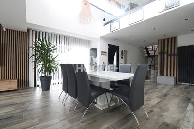 Maison - 140 m² - 6 pièces