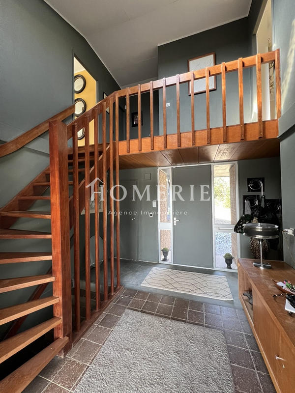 Maison - 215 m² - 7 pièces