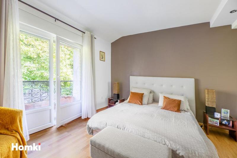 Appartement - 100 m² - 4 pièces