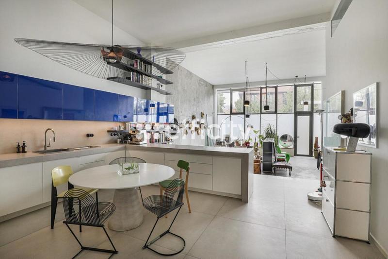 Loft - 196 m² - 5 pièces