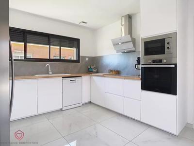 Maison - 137 m² - 5 pièces