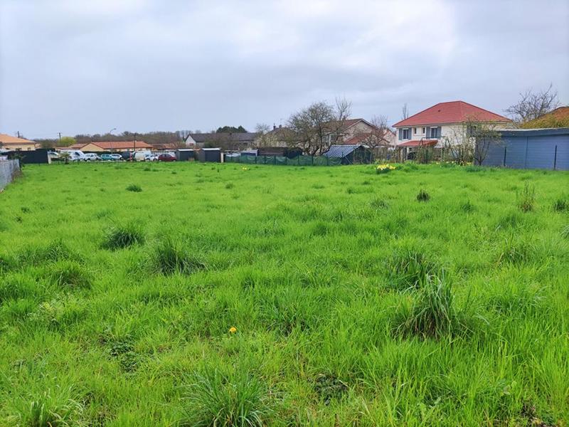 Terrain constructible - 1 885 m²