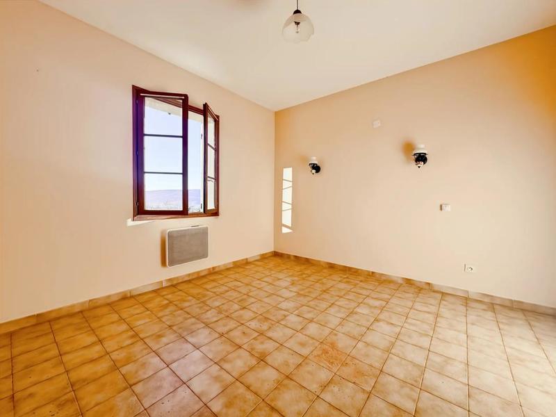 Maison - 240 m² - 7 pièces