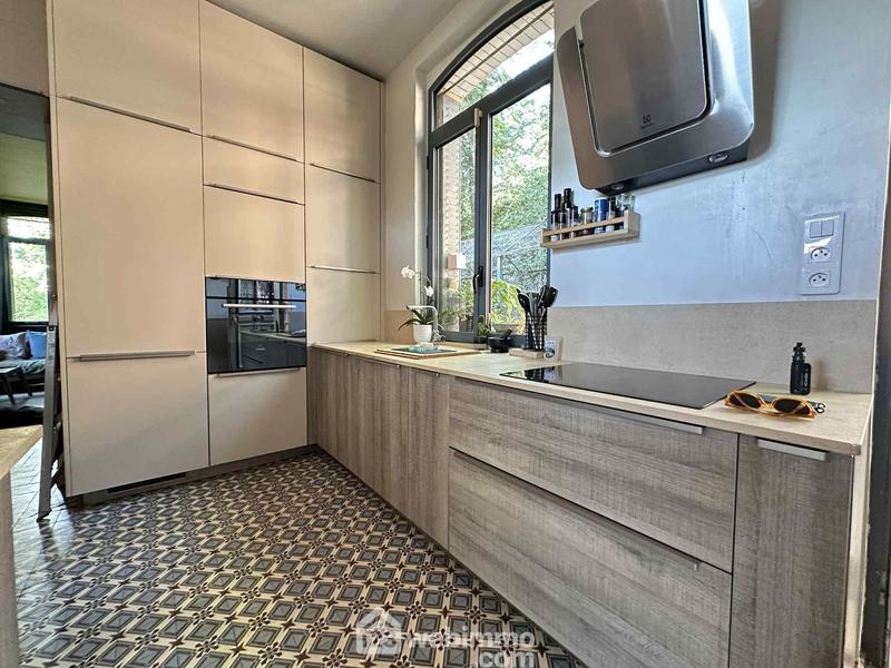 Maison - 187 m² - 8 pièces