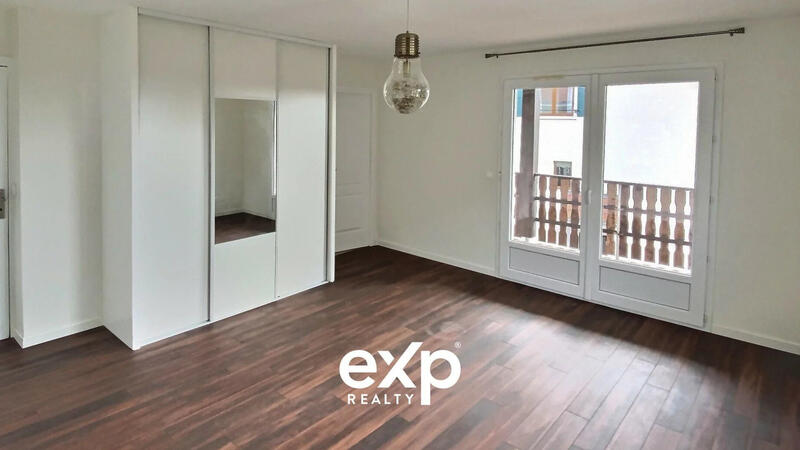 Maison - 331 m² - 7 pièces