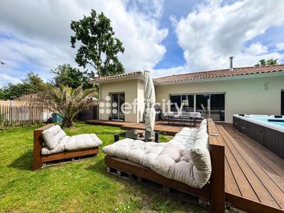 Maison - 112 m² - 4 pièces