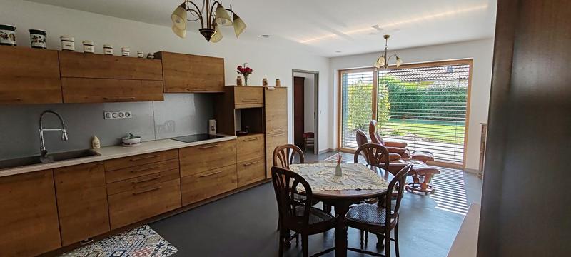 Maison - 221 m² - 6 pièces
