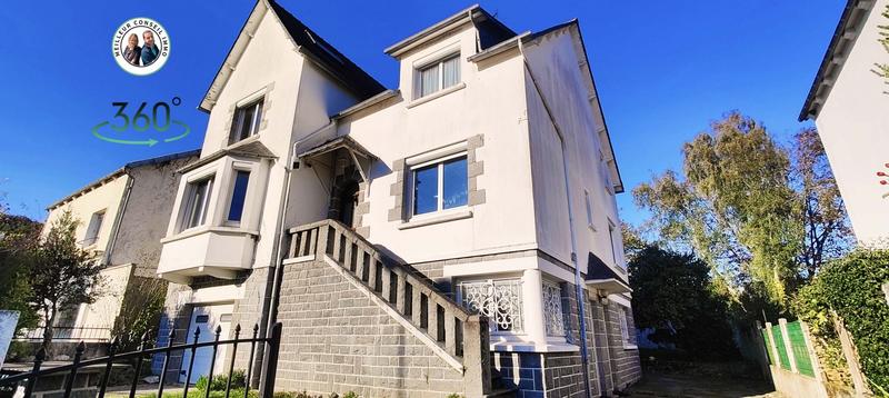 Maison - 253 m² - 11 pièces