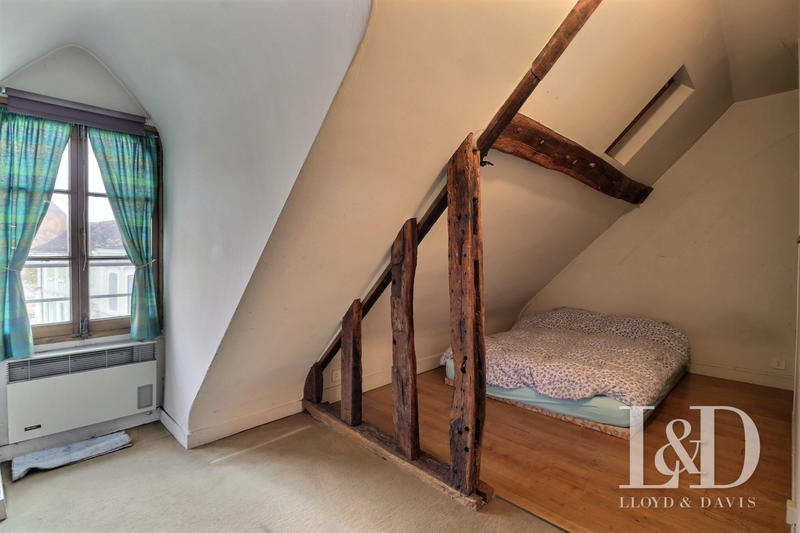 Duplex - 189 m² - 9 pièces