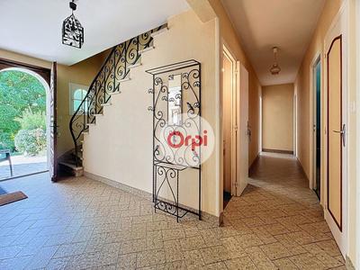 Maison - 180 m² - 9 pièces