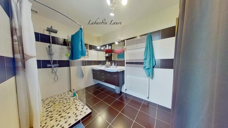 Maison - 300 m² - 9 pièces