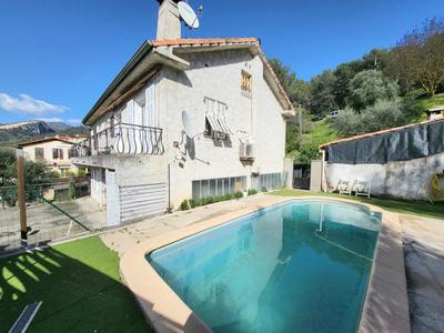 Maison - 150 m² - 7 pièces