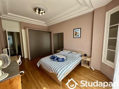 Chambre - 13 m² - 1 pièce