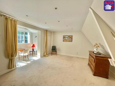 Maison - 190 m² - 4 pièces