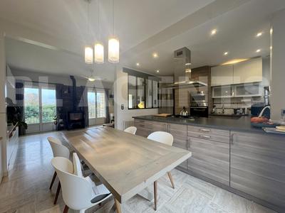 Maison - 147 m² - 6 pièces