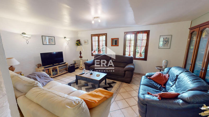 Maison - 180 m² - 8 pièces