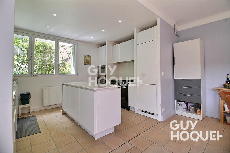 Maison - 180 m² - 7 pièces